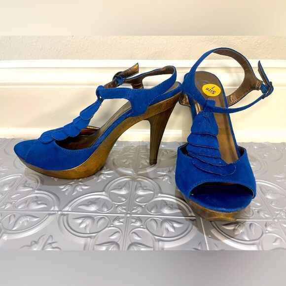 NEW Candie’s blue suede t strap heels size 7 - Picture 2 of 7